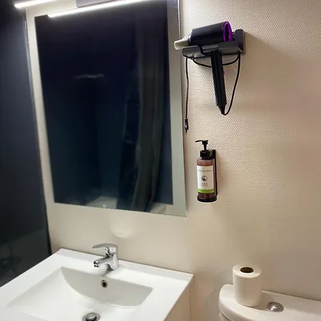 Le Girouard - Center - Private Parking - Wifi, Netflix Lejlighed